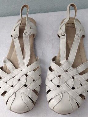 Earth Origins Women’s Sandals Size 11 Cream Beige Comfort Casual Shoes